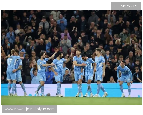 德布劳内外脚背拨球形成突破点，曼城进攻层次更加丰富