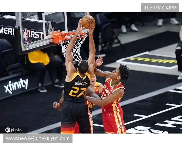 米切尔弧顶外突命中，爵士拿下关键分