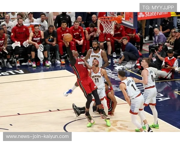 热火末节连造罚球，巴特勒稳稳命中，热火巴特勒伤势